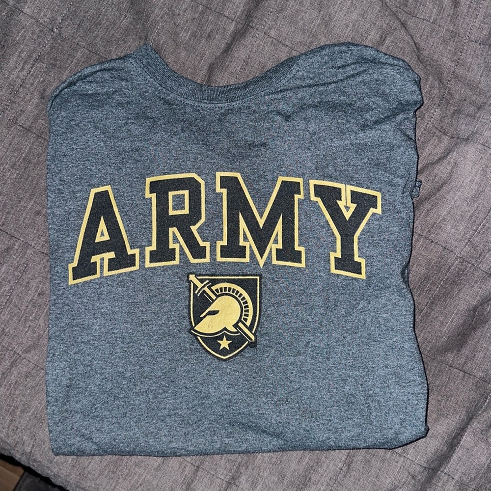 Women’s Medium Army T-Shirt